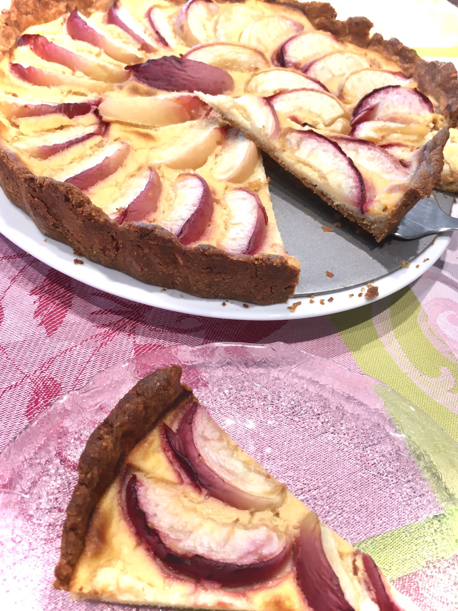 Low Carb Pfirsich Tarte mit Mandelmürbeteig