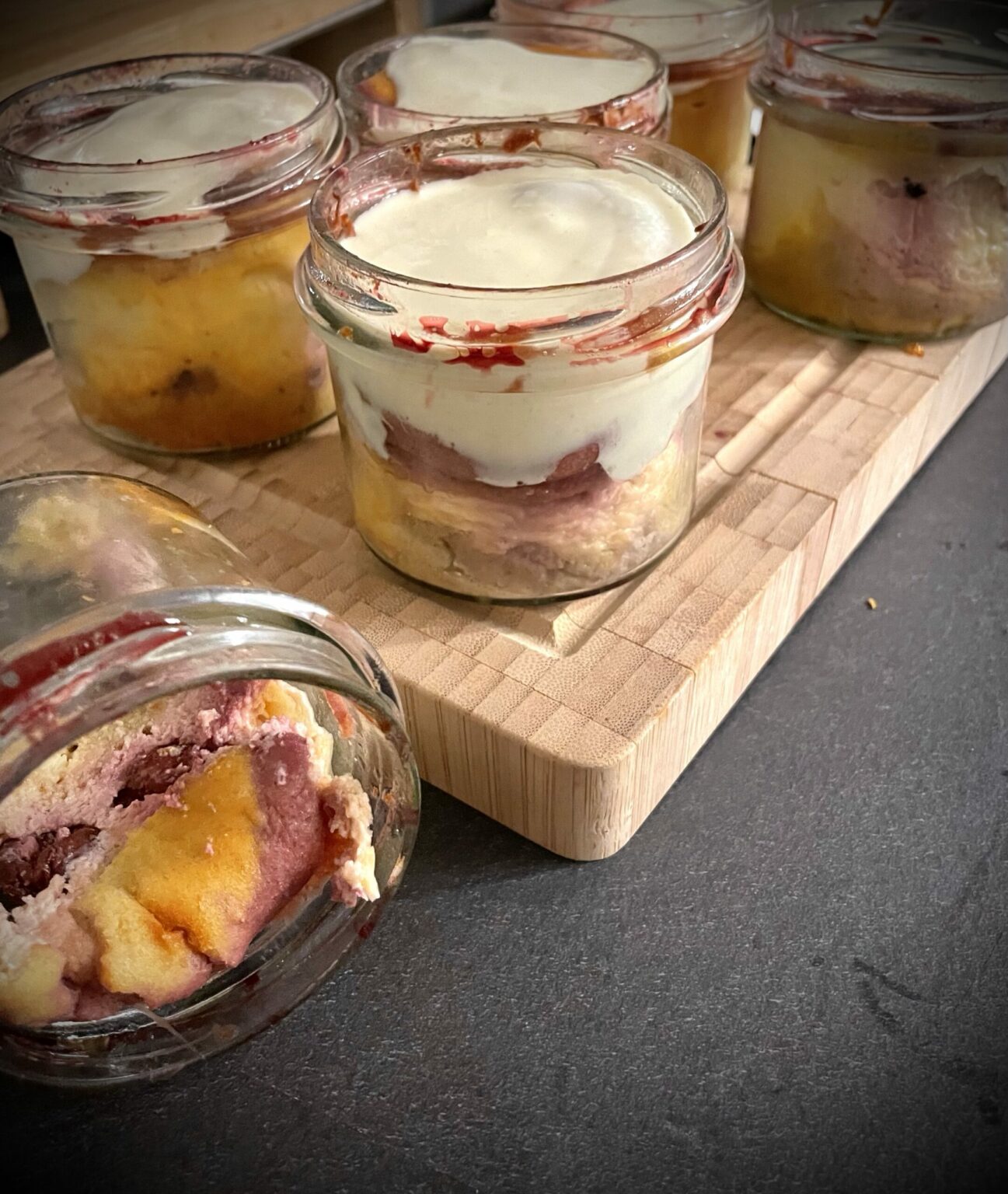 Low Carb Käse-Kirsch Kuchen aus dem Glas - Zuckerfreie glutenfreie ...
