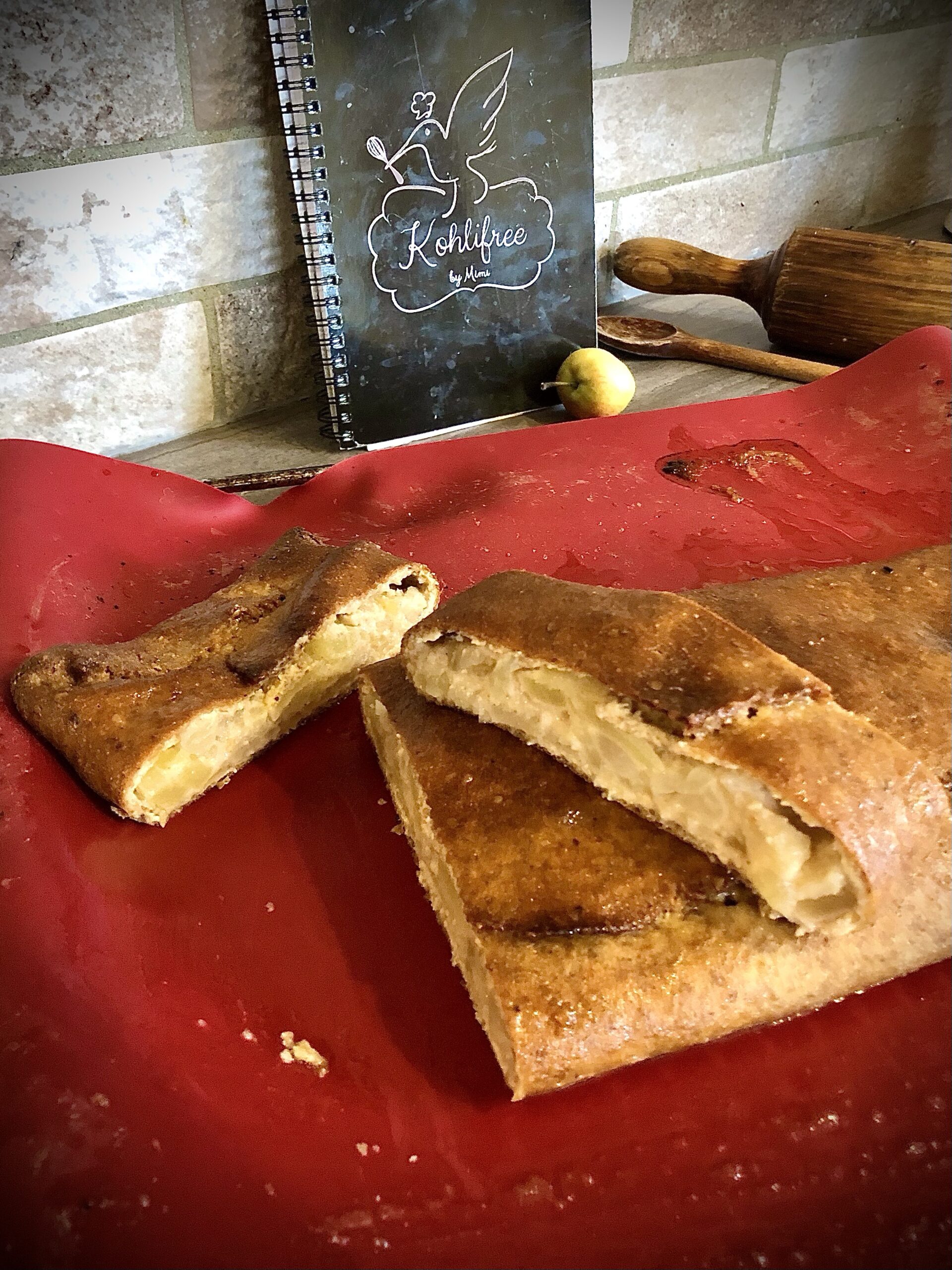 Low Carb Apfelstrudel mit einem Teig ohne Mehl und ohne Zucker