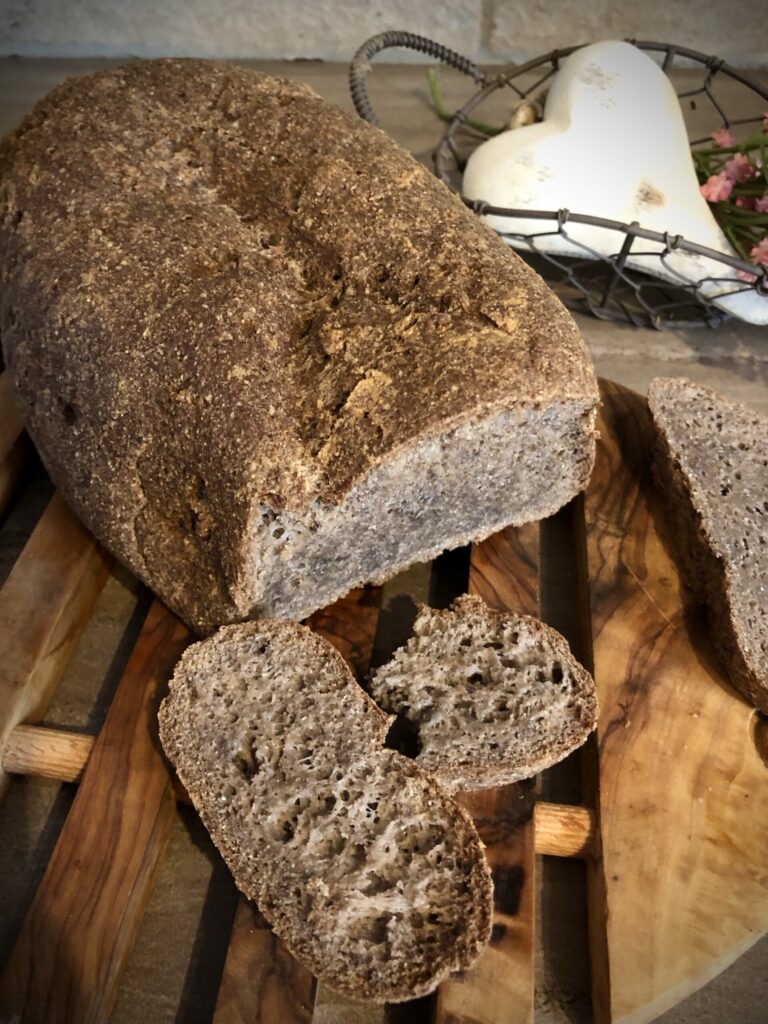 Low Carb Brot ohne Mehl nur mit Körnern