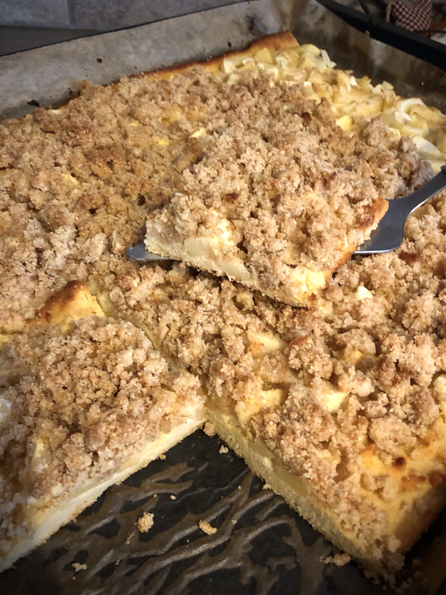 kohlifree - Low Carb Apfel-Blechkuchen mit Quarkölteig