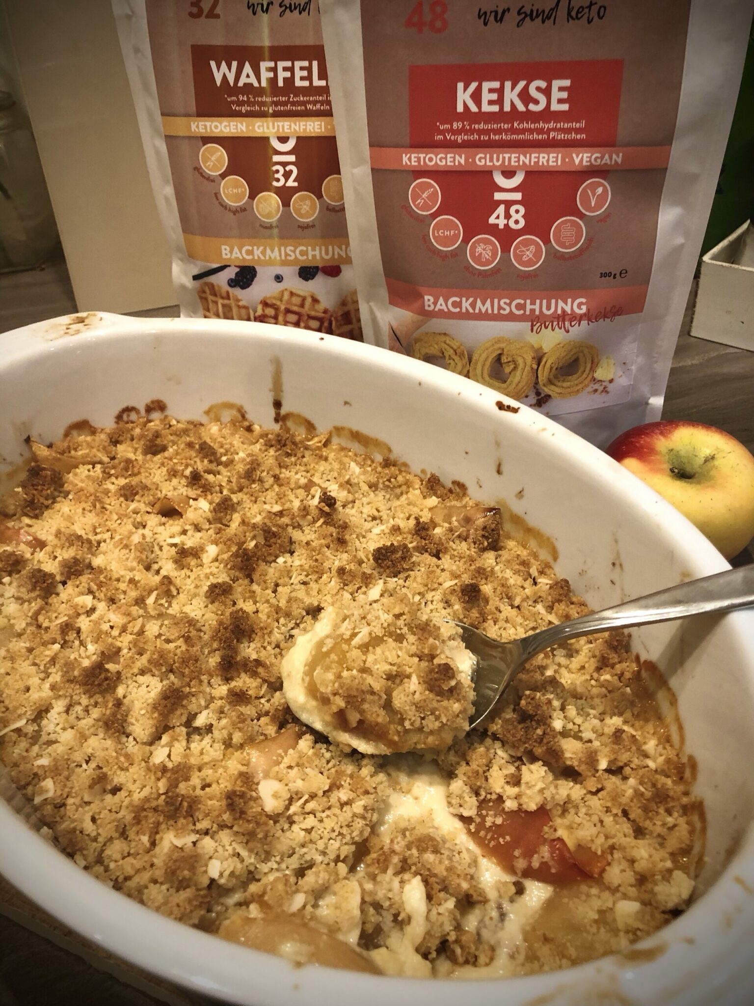Low Carb Apfel-Vanille Crumble Auflauf