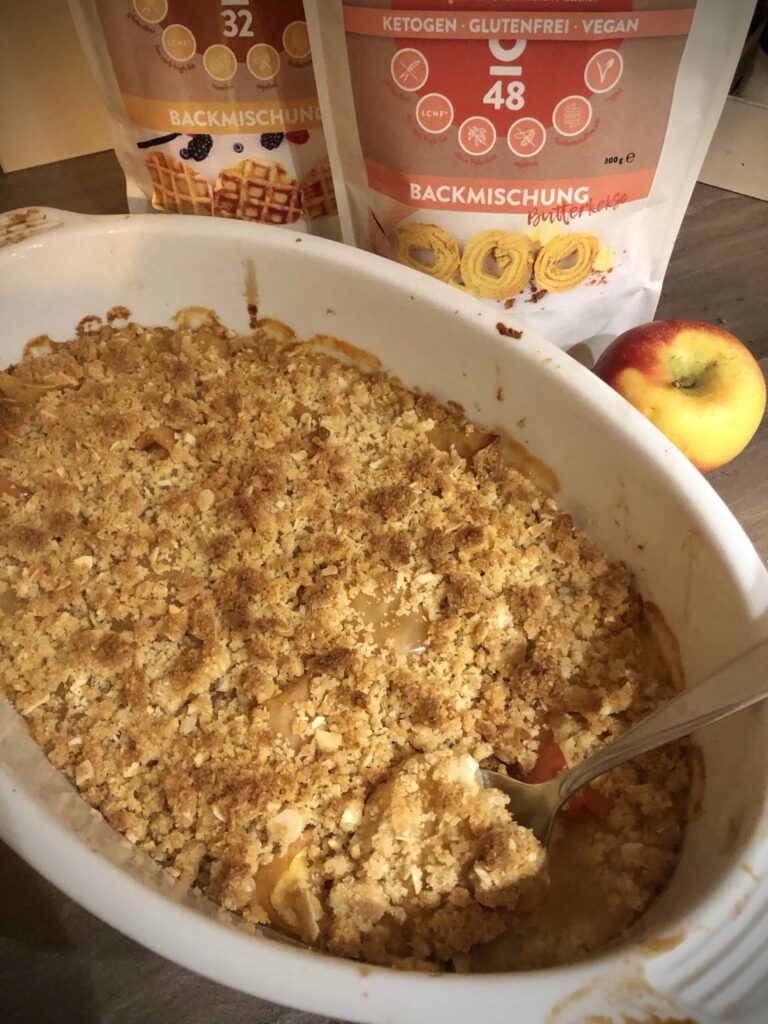 Low Carb Apfel-Vanille Crumble Auflauf